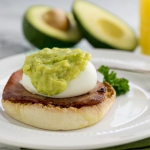 avocado eggs benedict2-2